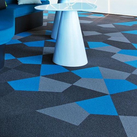 Installation of carpet tiles